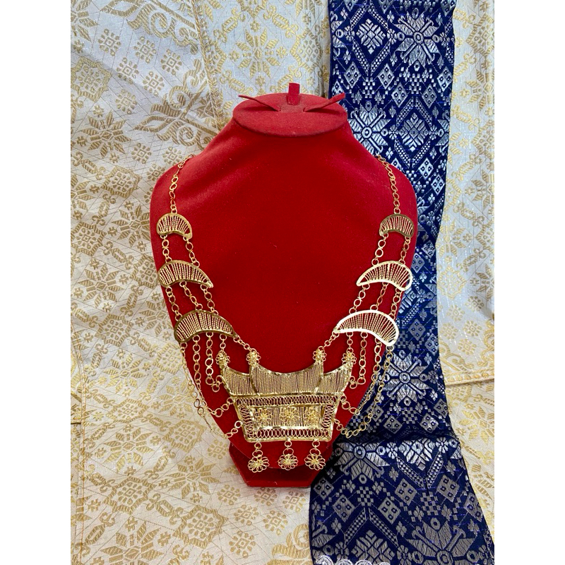 Kalung Rumah Adat Minang