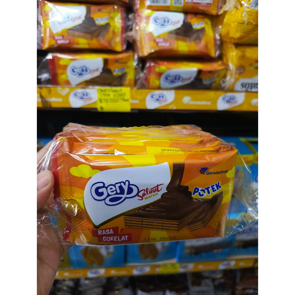 

GERY SALUUT POTEK 1 PACK ISI 10 PCS / Gery Saluut Potek Rasa Cokelat Kemasan 1 Pack Isi 10 Pcs