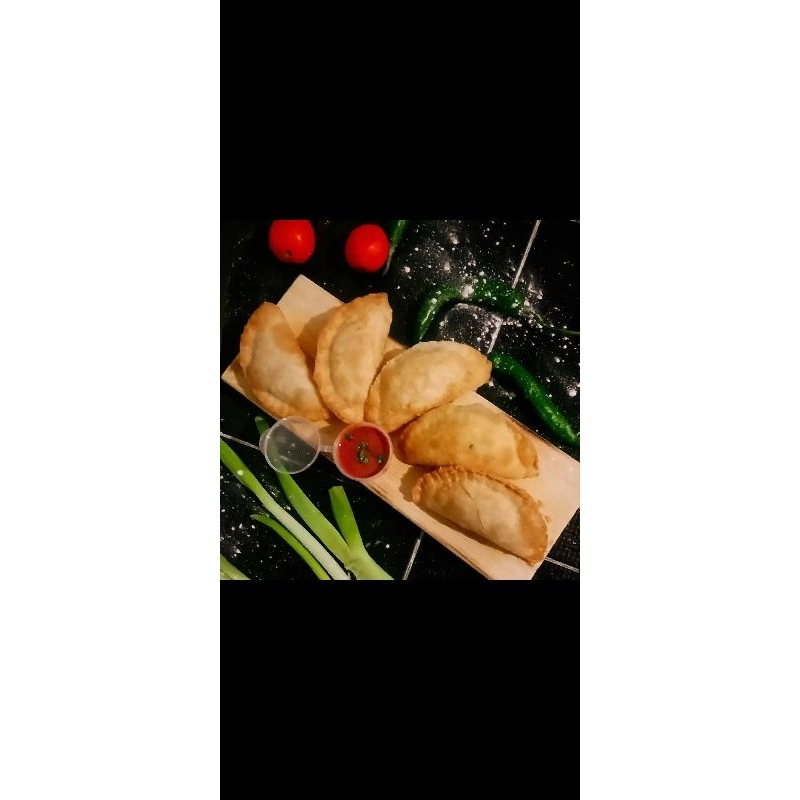 

cireng isi ayam dan cirebg isi abon