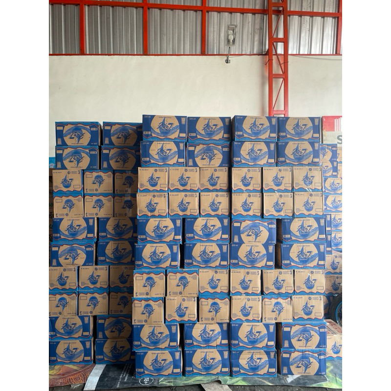 

Air Mineral Gelas merk Air7 220ml
