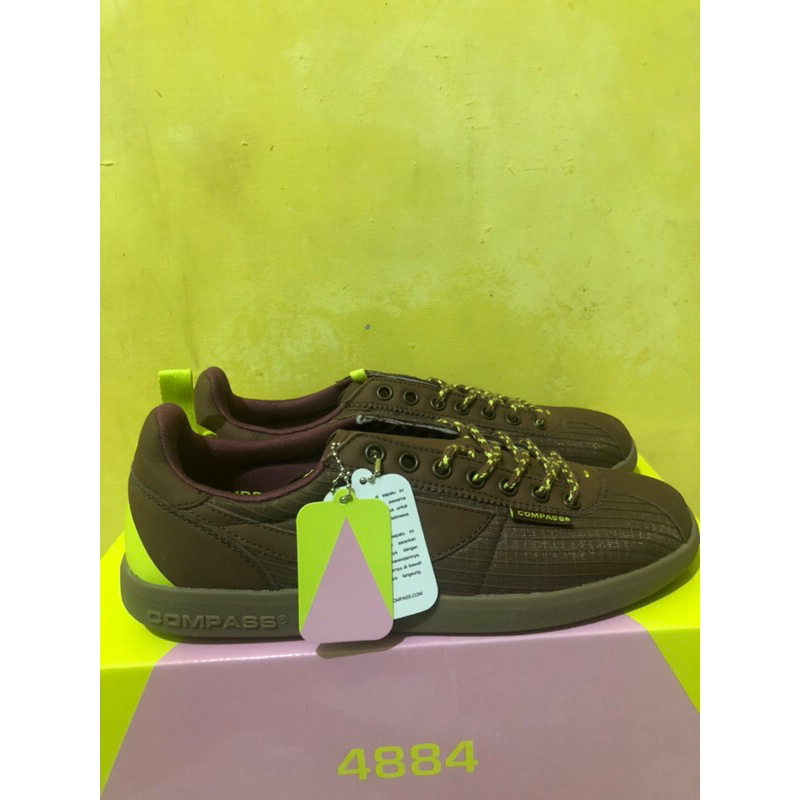 compass tribune 4884 brown