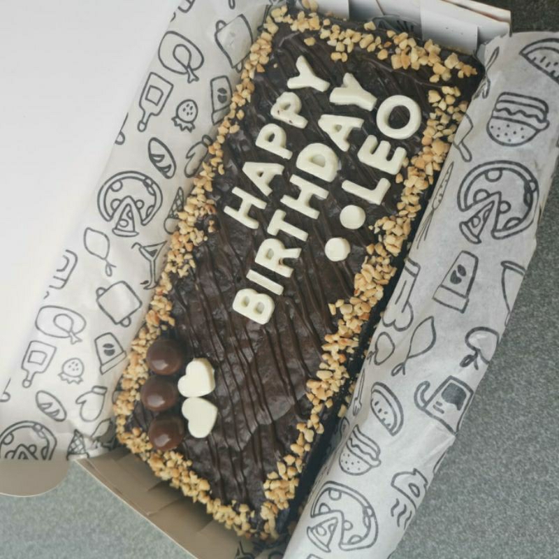 Birthday Brownies / Fudgy Brownies Panggang / Brownies Ulang Tahun / Hampers Brownies / Brownies Bir
