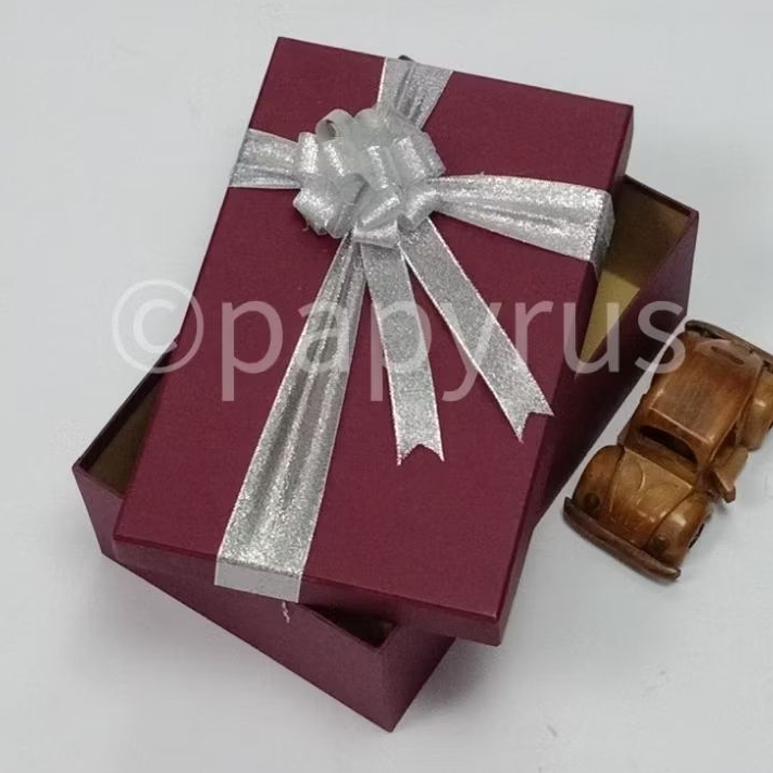 

PAPYRUS 17,5x27,5 Tinggi 10cm Kotak Kado Gift Box Hadiah V1