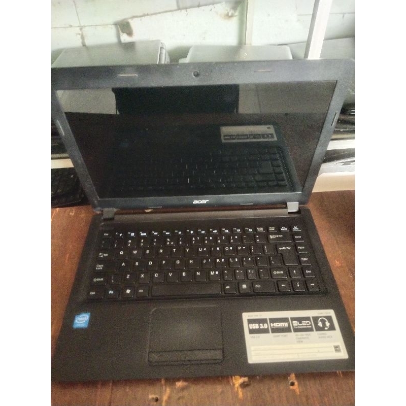 Casing Acer z1401