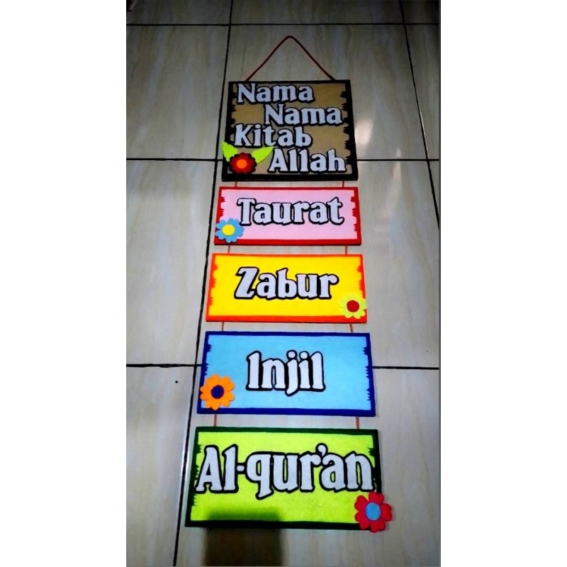 Hiasan Kelas/Nama" kitab allah/HiasanDingding/SD/SMP/Aksesoris/Dekorasi/kerajinan kain flanel