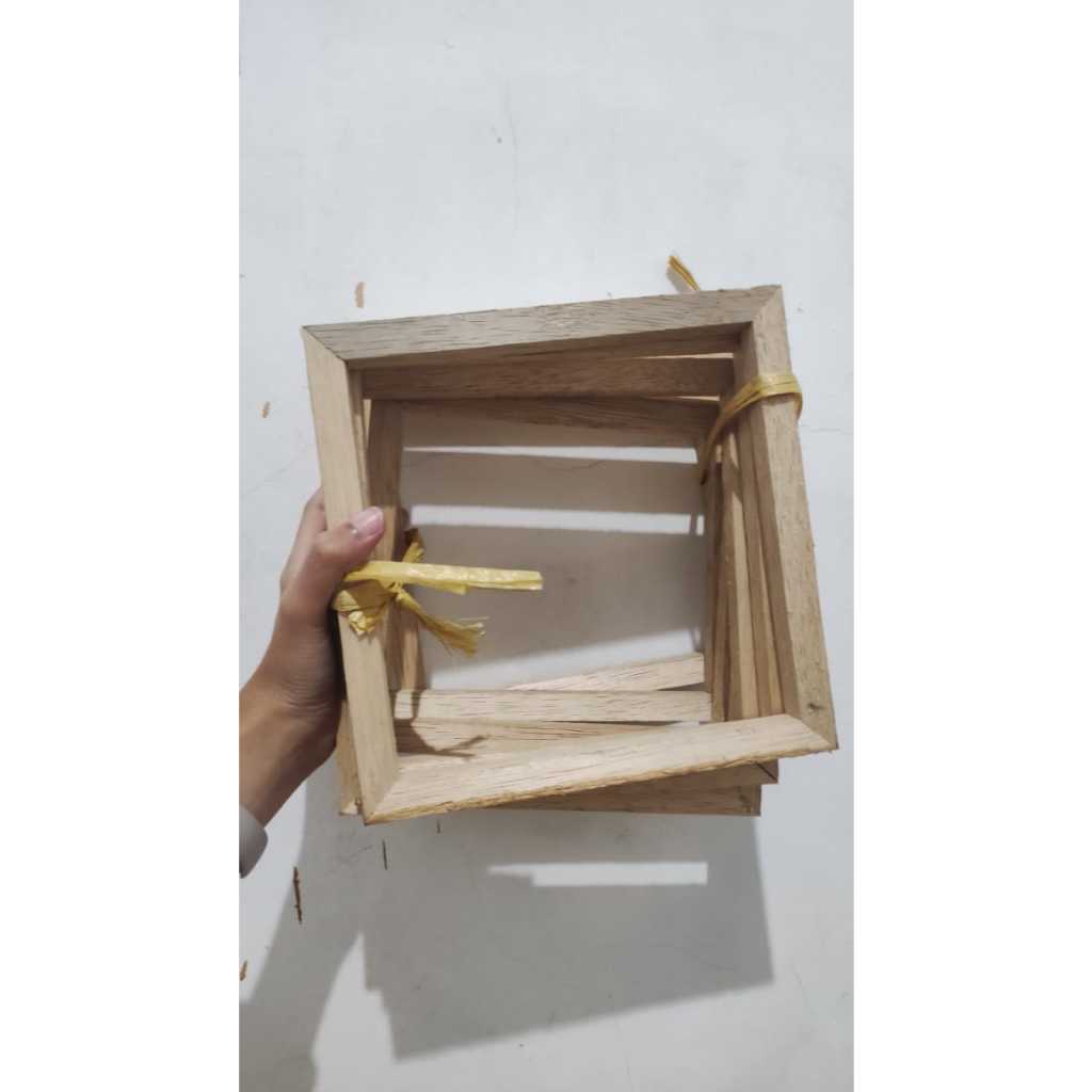 

Kayu Spanram 20 x 20 cm / Bingkai Canvas Lukis