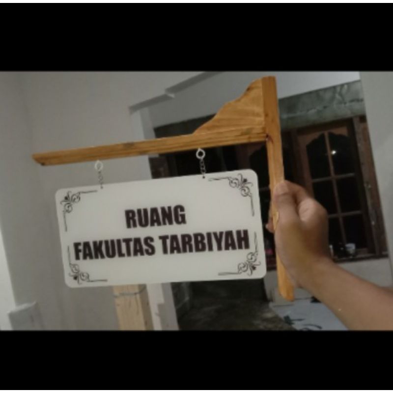 

Plang nama ruangan akrilik dua sisi ukuran 30x15cm
