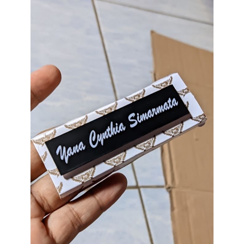 

name tag grafir ful hitam terbaru