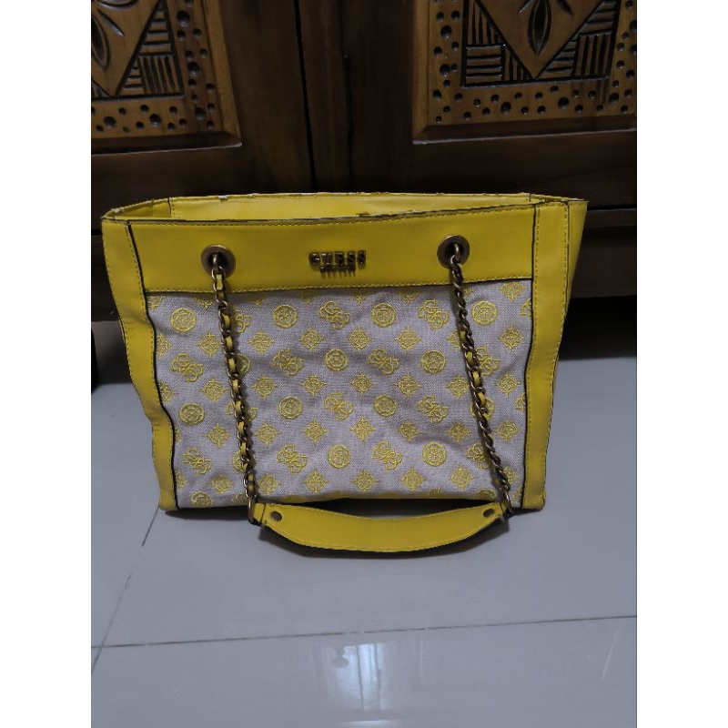 Preloved Tas Guess Masih Bagus dan Masih Ada Kantong Serutnya