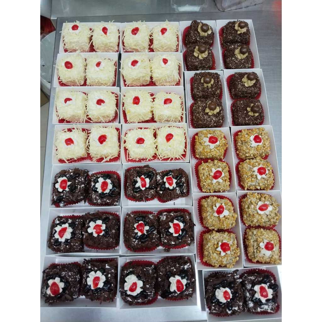 

Mini cake Premium Full Wijsman dengan 4 pilihan rasa, harga per box (isi 2 slice)