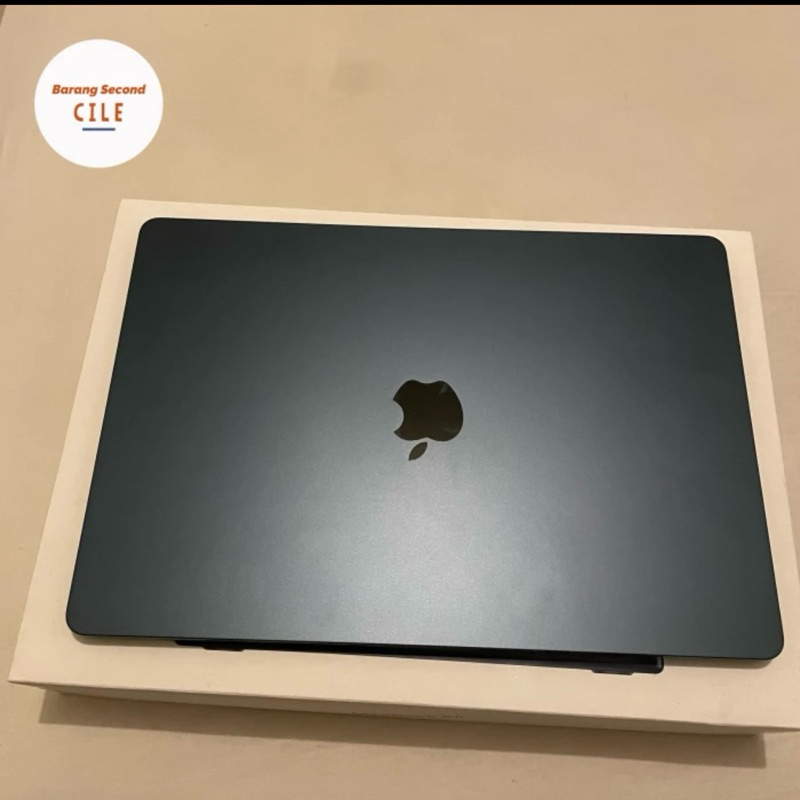 DIJUAL Apple Macbook Air 15 M3 8/256 - Bekas bukan Macbook Pro