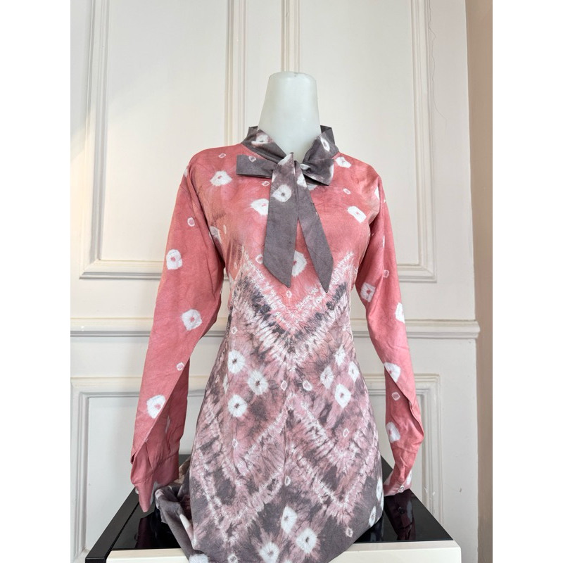 Baju  Wanita Blouse Kerah Pita Motif Jumputan Palembang