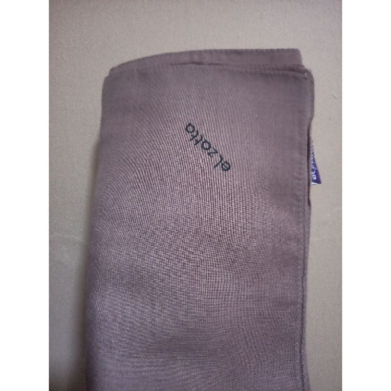 elzatta coklat hijab segi empat (preloved)
