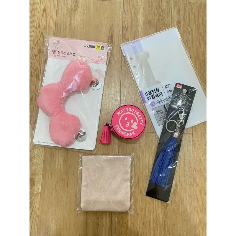 🇰🇷🇯🇵 PERIPERA, BANILA CO, DAISO pouch, keychain, phone strap, binder refill