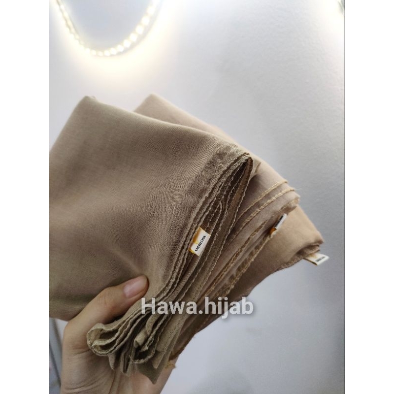 Hijab segi empat Paris jadul Varisha / Hijab Paris jadul varisha / Krudung segi empat Paris jadul va