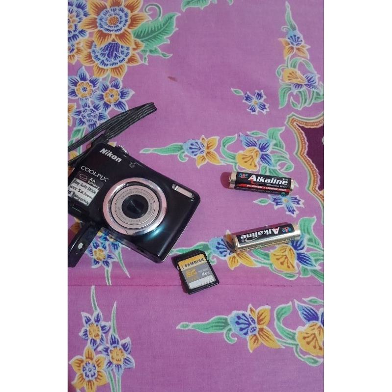 NIKON COOLPIX L23