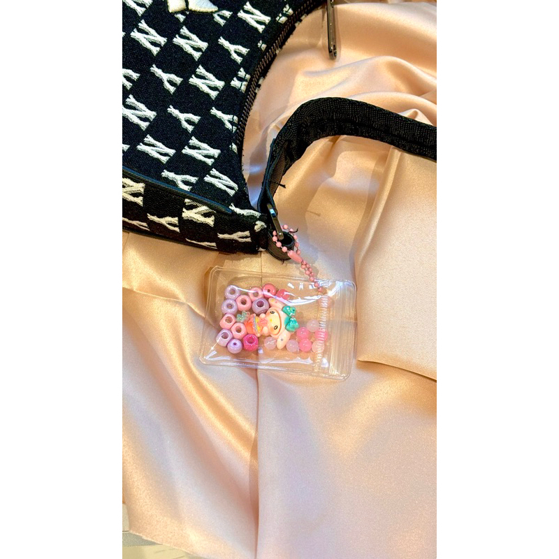 Bag charm / gantungan tas tema alice wonderland