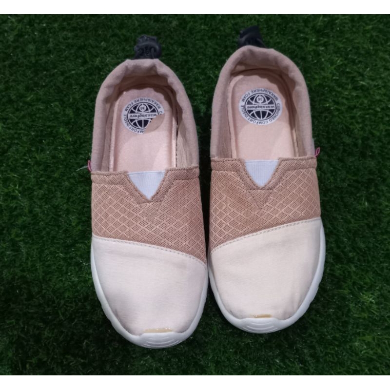 PRELOVED - SEPATU WAKAI NO 36 INSOLE 22.5