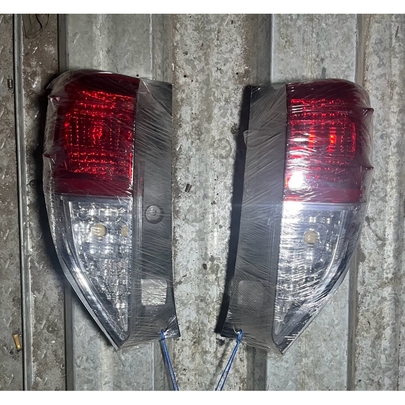 stoplamp lampu belakang Innova reborn