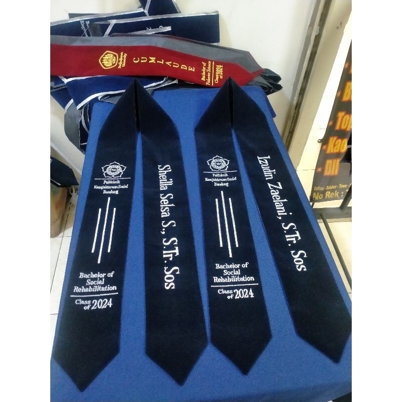 (SELEMPANG WISUDA KALUNG ) (EXPRESS) bahan bludru pilihan tebal lembut dan tidak kaku