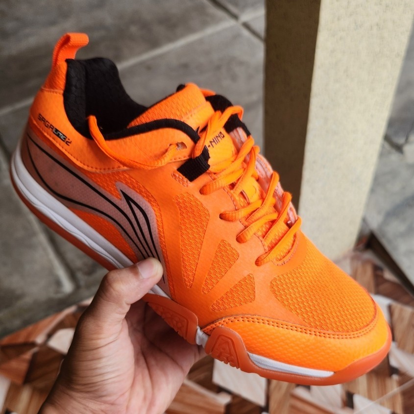 Sepatu Badminton Lining Second Bekas Preloved Size 41