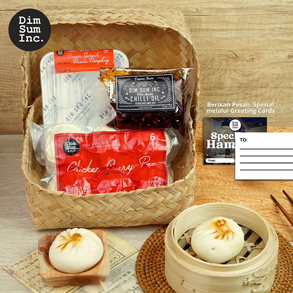 

DIMSUM INC Hampers Parcel - Cream Spinach Prawn Dumpling / Dimsum Bayam Udang + Chicken Curry Pao / Bakpao Kari Ayam + Chili Oil Sachet / Minyak Cabai Saset Hampers Kado Parcel Buah Tangan
