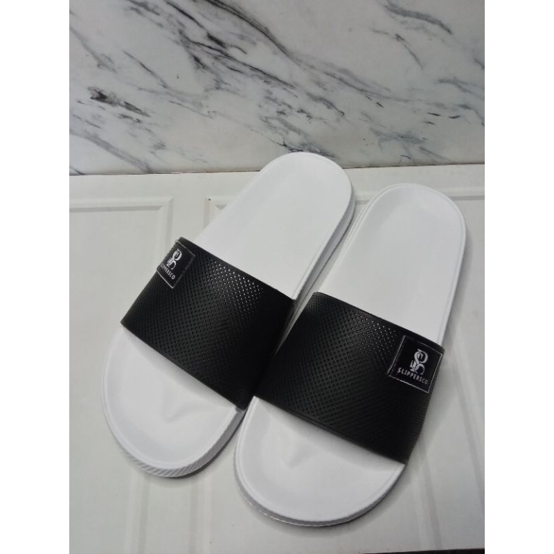 Sandal Pria Putih Polos /Sandal Slide Pria Karet EVA Ringan /Sandal Estetik Simple Lentur Tidak Lici
