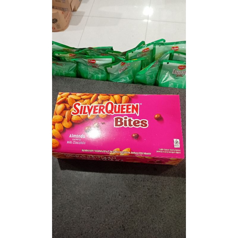 

Silverqueen Bites 12×30gr