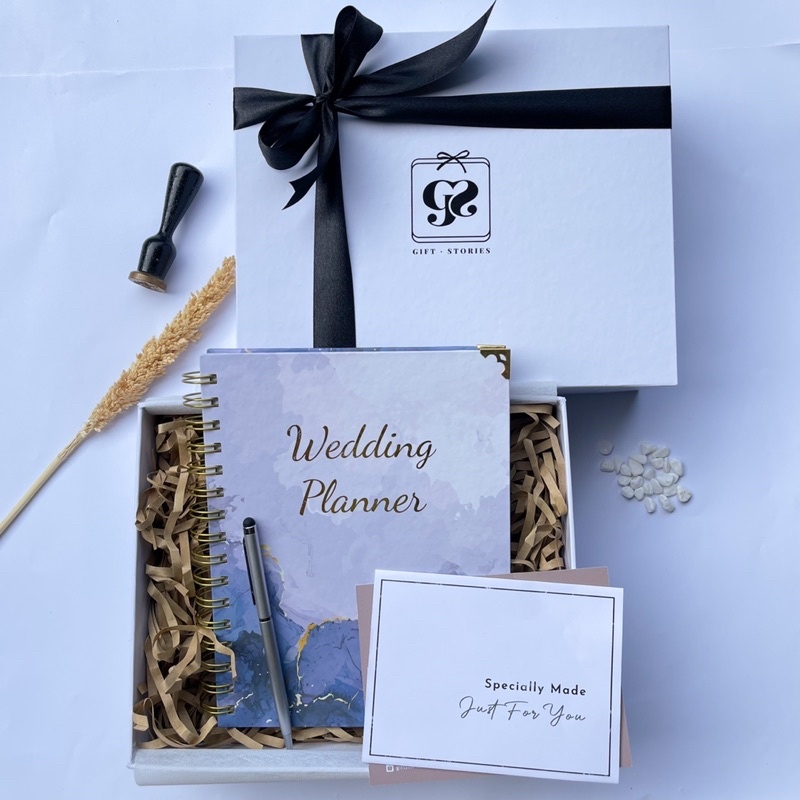 

Gift Box / Wedding Planner / Kado Unik / Planner Book / Catatan Pernikahan