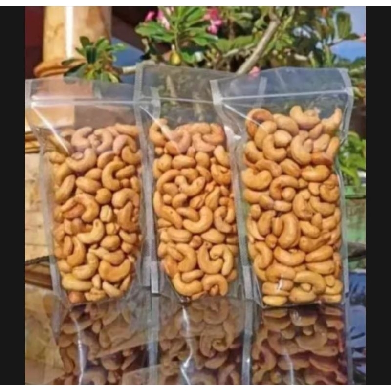

kacang mede utuh mateng 250gram