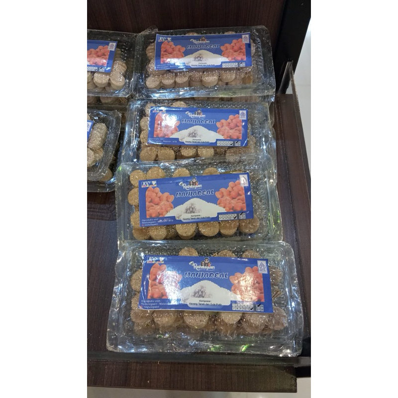 

Kue Manjareal Khas Sumbawa Kualitas Terbaik Putih