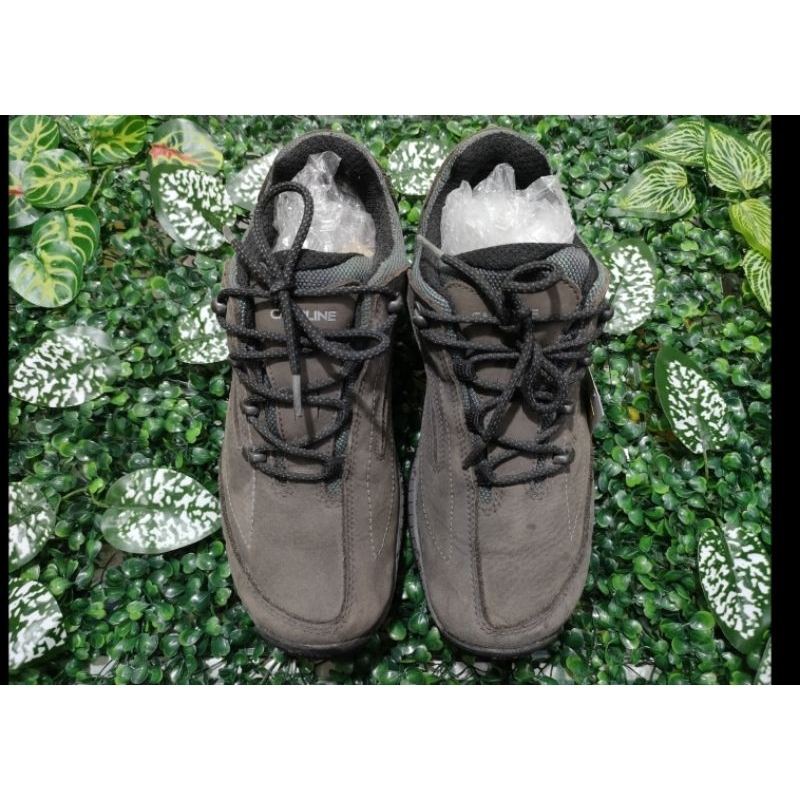 SEPATU SECOND GUNUNG LOW SIZE 40,5