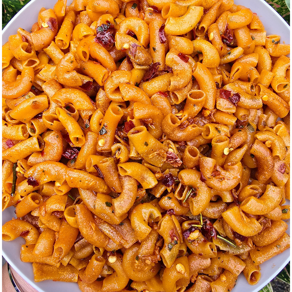 

Makaroni bantet pedas chili oil Happy Snack CEmilan asin renyah gurih pedas