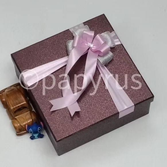 

PAPYRUS 25x25 Tinggi 10cm Kotak Kado Gift Box Hadiah V2