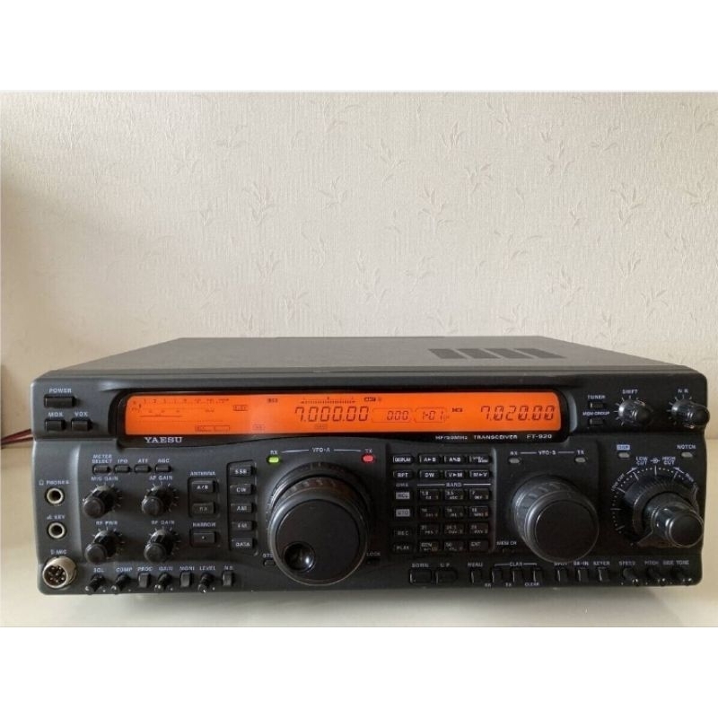 YAESU FT-920 HF + 50 Mhz All Mode