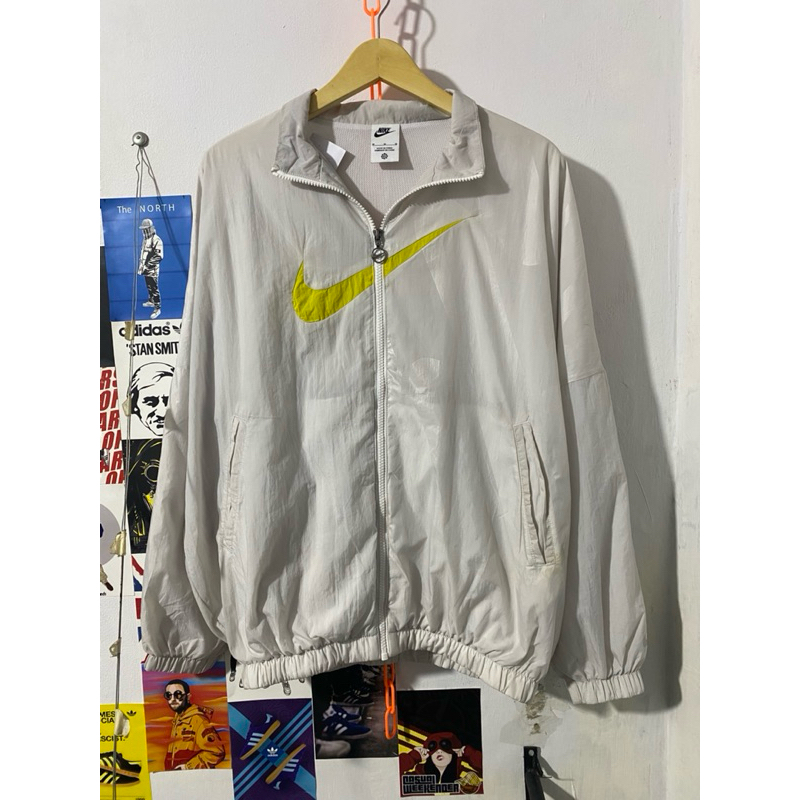 WB Nike Pinwheel
