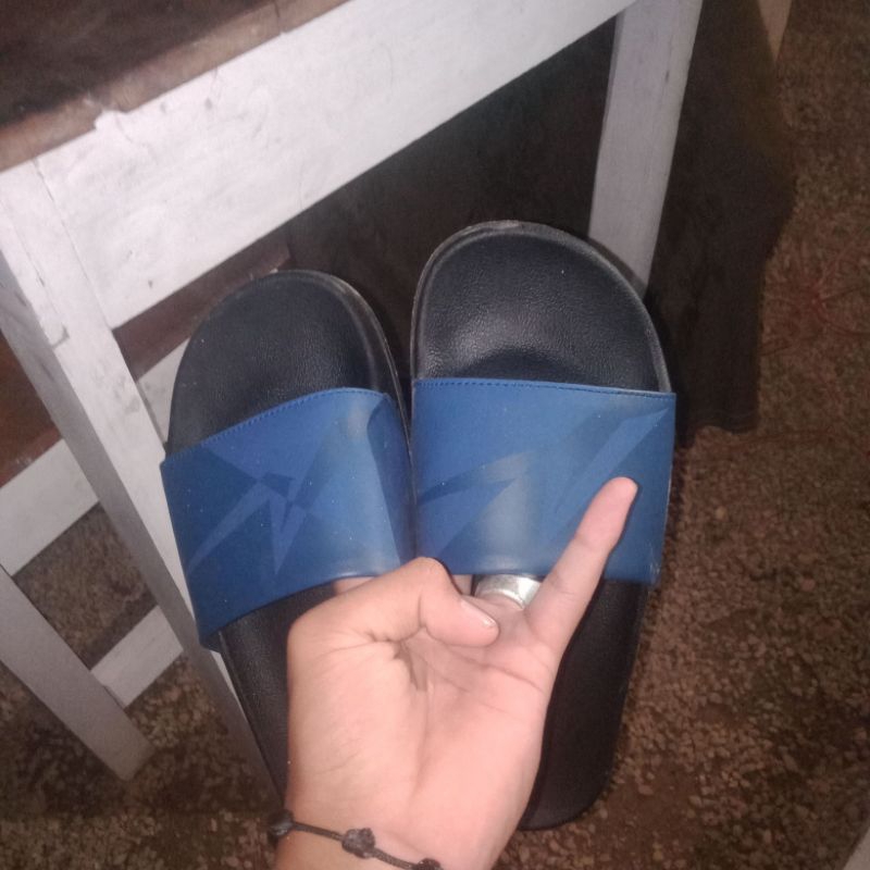 sandal slop pria simpel empuk