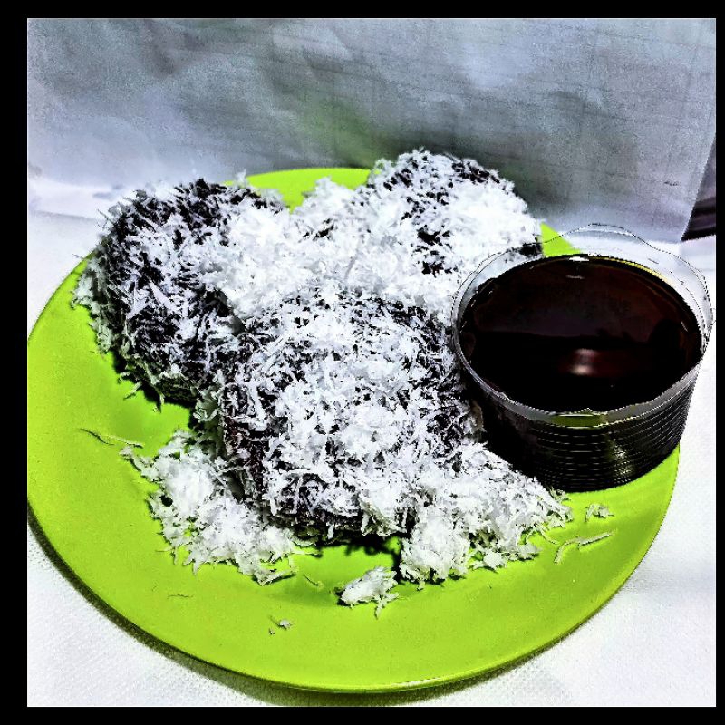 

JAJANAN TRADISIONAL - LUPIS KETAN LEGIT HITAM isi 3