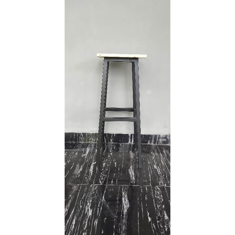 Kursi kafe minimalis Bahan Hollow.