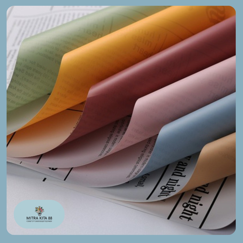 

Flower Wrapping Paper Bicolor Buff Newspaper Cellophane Kertas Buket Bunga Bunga Dua Warna Motif Koran KB028