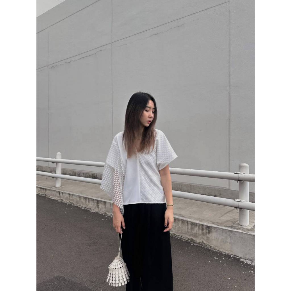 CMYK / ARRA WHITE BLOUSE / Atasan Wanita
