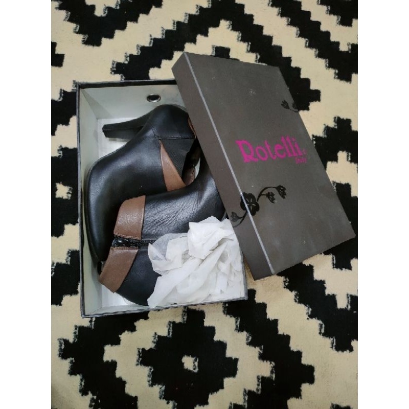 (PRELOVED) Sepatu Semi Boots Rotelli Ukuran 37