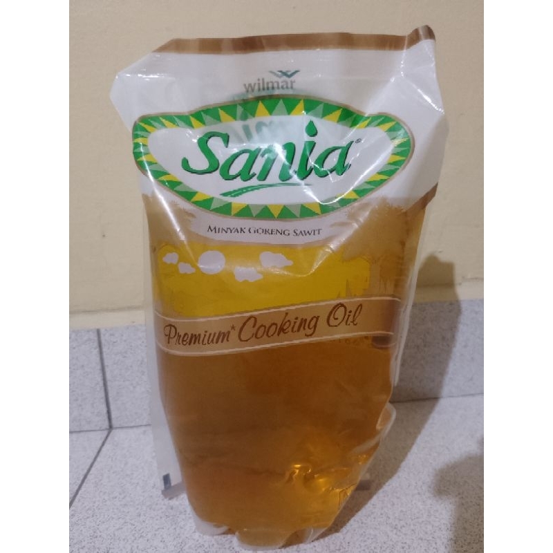 

minyak Sania 2liter/pcs