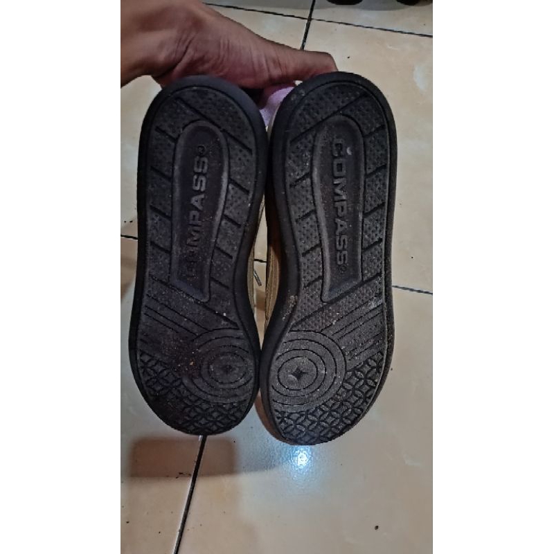 Compass tribune 4884 tan