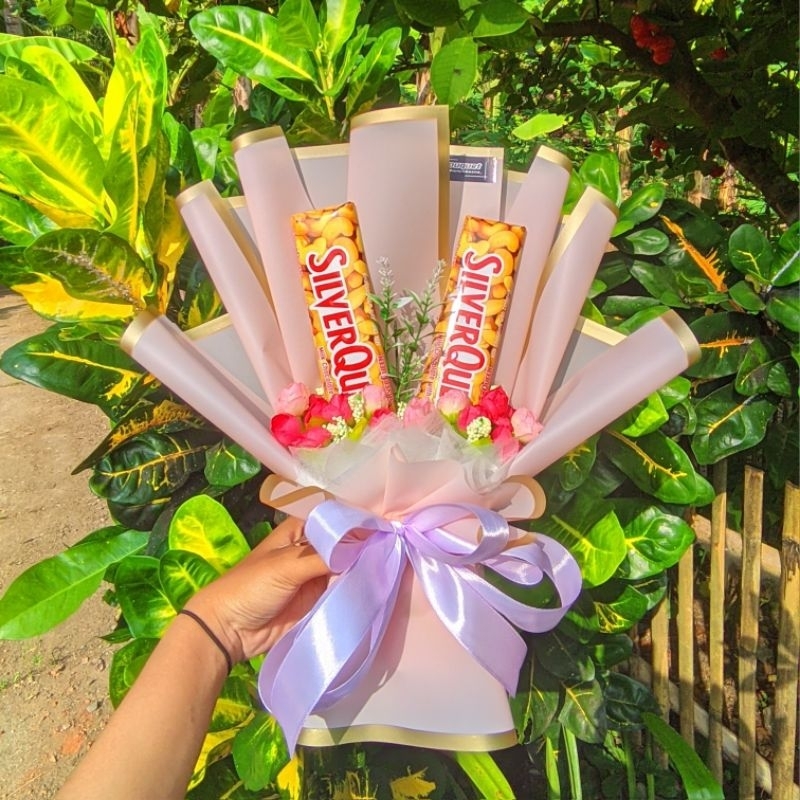 

BUKET COKLAT/ BUKET SILVERQUEEN / SIMPEL BOUQUET / BUKET VALENTINE