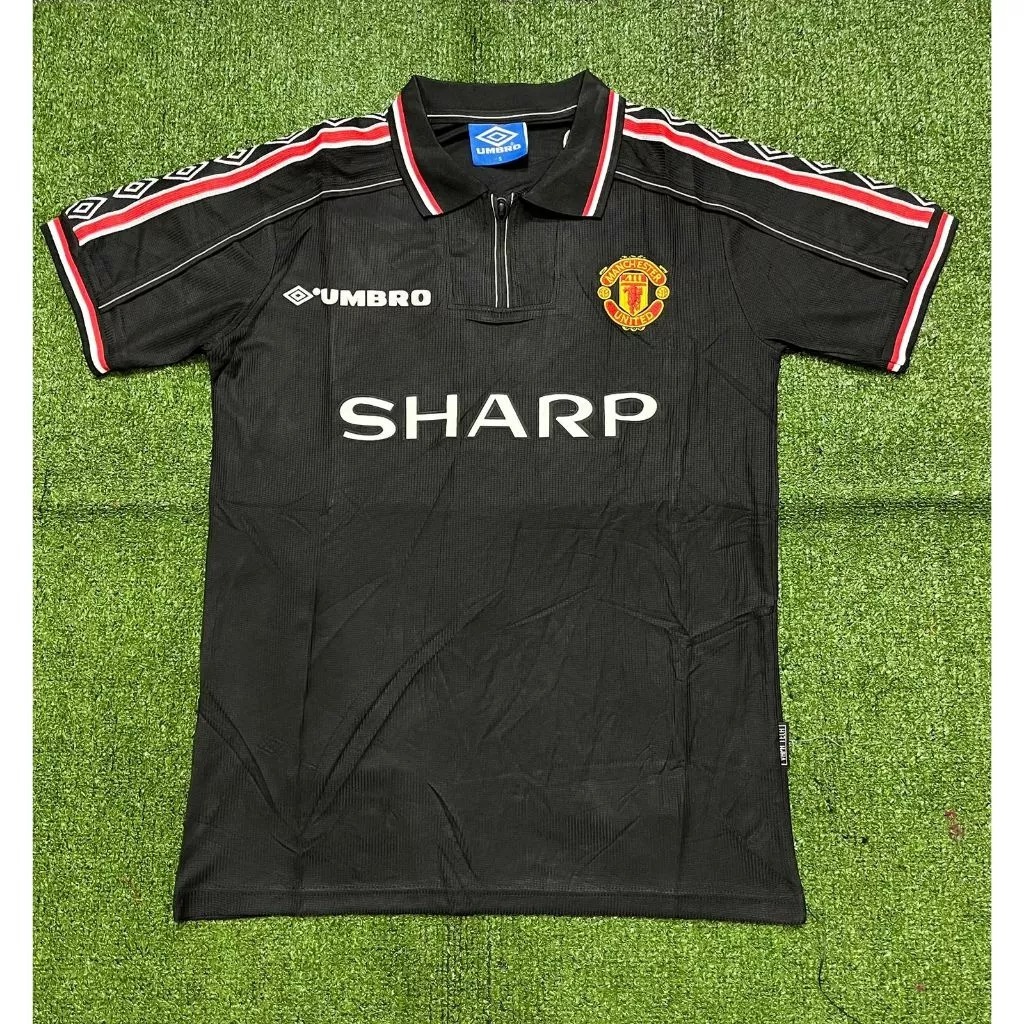 Jersey Bola Retro Vintage Manchester United MU HITAM 1998 / 1999 Treble Champions 98-99 Black Editio