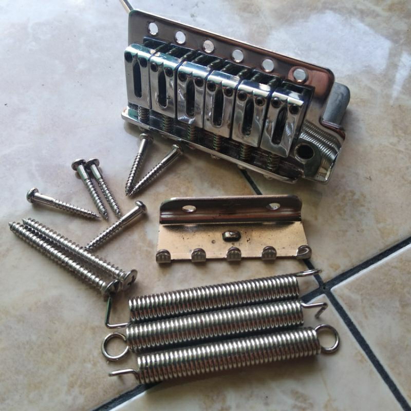 bridge tremolo gitar stratocaster, copotan YAMAHA Pacifica 212V by WILKINSON