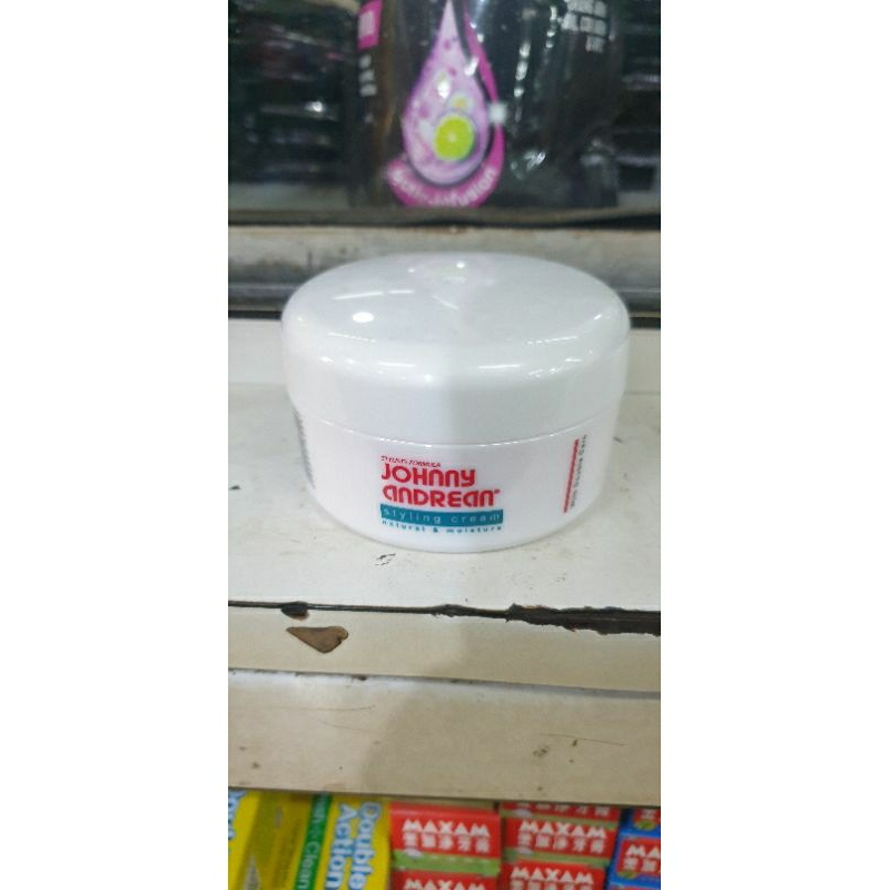Minyak rambut styling cream Johnny Andrean