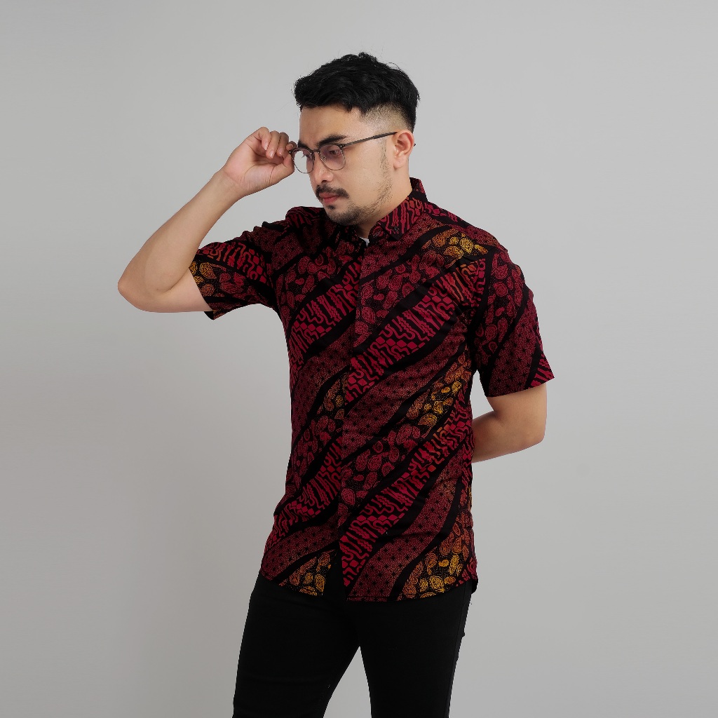 PAKAJI Kemeja Batik Pria Slim Fit Pendek Gradasi Maroon 6128