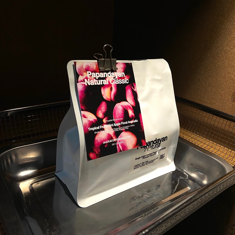 

Kopi Single Origin Arabica Papandayan Natural 200gr Roasted Bean